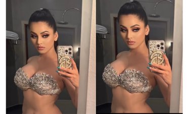 Urvashi Rautela Exudes Hotness and Creates Havoc On Internet In An Embellished Bralette Mirror Selfie Look