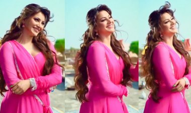 Urvashi Rautela Flashes Her Infectious Smile in Latest Video on 'Ho Gaya Hai Mujhe Pyaar' calls it 'aSukoon'